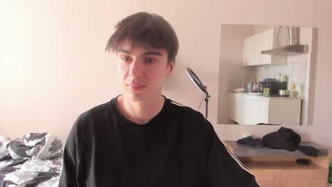 Snapshot of stralght_twinks chatting on April 21, 12:44 pm Ray online show from April 21, 12:44 pm