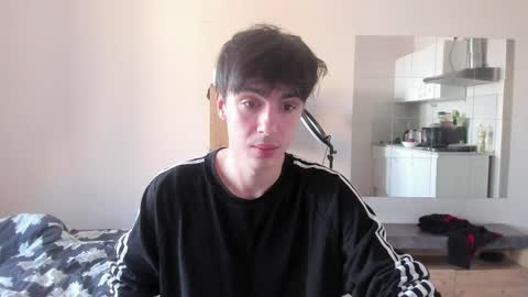 Snapshot of stralght_twinks chatting on April 27, 7:17 am Ray online show from April 27, 7:17 am