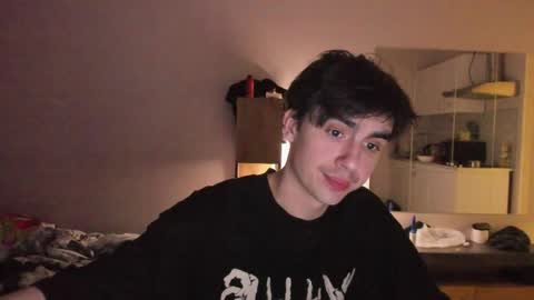 Snapshot of stralght_twinks chatting on May 5, 8:39 pm Ray online show from May 5, 8:39 pm