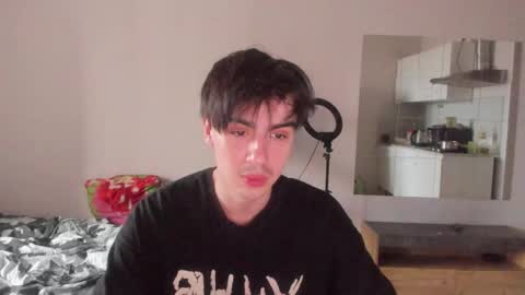 Snapshot of stralght_twinks chatting on May 19, 2:07 am Ray online show from May 19, 2:07 am