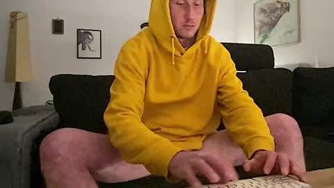 Snapshot of strammer_willi chatting on January 18, 1:42 am strammer_willi online show from January 18, 1:42 am