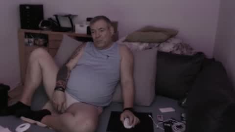 Stranger online show from November 19, 9:37 pm