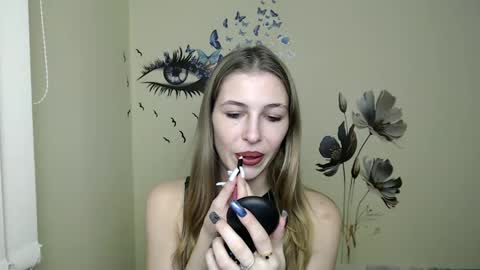Amalia online show from December 5, 1:17 pm