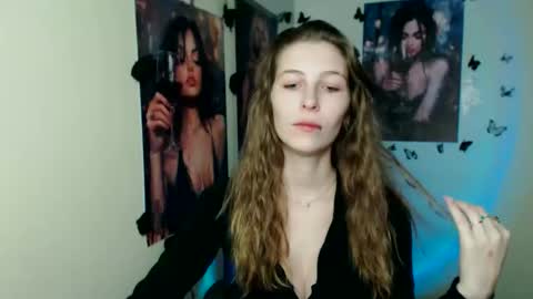 Amalia online show from November 17, 1:06 pm