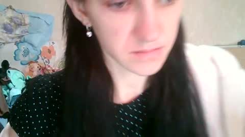 Snapshot of strawberry_storm chatting on April 17, 12:19 pm Strawberry Storm online show from April 17, 12:19 pm