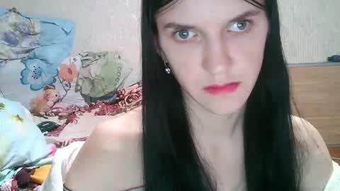 Snapshot of strawberry_storm chatting on April 20, 4:43 pm Strawberry Storm online show from April 20, 4:43 pm
