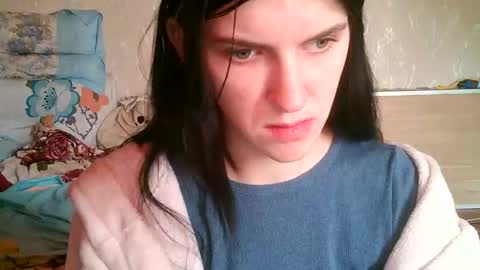 Snapshot of strawberry_storm chatting on April 23, 12:51 pm Strawberry Storm online show from April 23, 12:51 pm