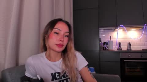 Tati and Lola online show from November 13, 10:25 am