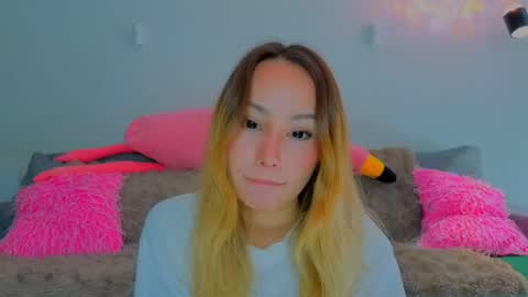 Tati and Lola online show from May 14, 11:50 am