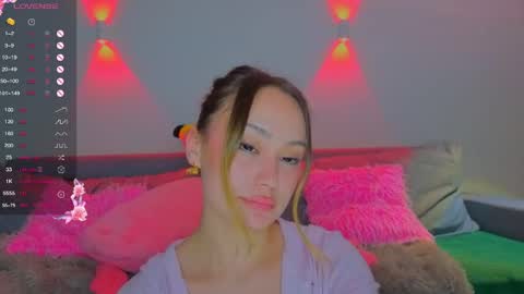 Tati and Lola online show from May 16, 8:18 pm