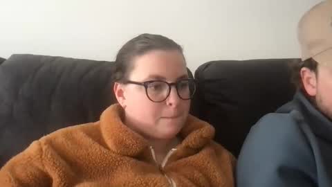 stretchyskate online show from February 8, 9:51 pm