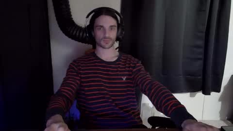 Snapshot of stringgreens777 chatting on January 17, 7:02 am stringgreens777 online show from January 17, 7:02 am