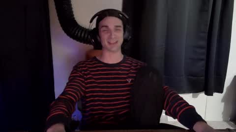 Snapshot of stringgreens777 chatting on January 17, 8:34 pm stringgreens777 online show from January 17, 8:34 pm