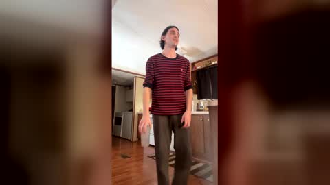 Snapshot of stringgreens777 chatting on February 3, 3:28 pm stringgreens777 online show from February 3, 3:28 pm