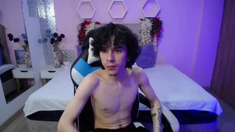 Snapshot of strip_demons chatting on December 3, 12:27 pm Nikolas And Sophia online show from December 3, 12:27 pm