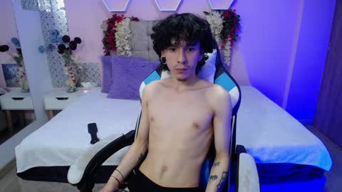 Snapshot of strip_demons chatting on December 3, 6:38 pm Nikolas And Sophia online show from December 3, 6:38 pm