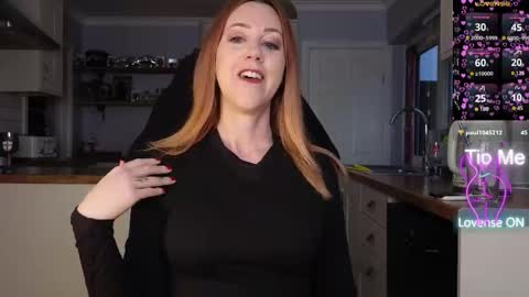 Snapshot of stripmequick chatting on February 15, 4:14 pm Amorina online show from February 15, 4:14 pm