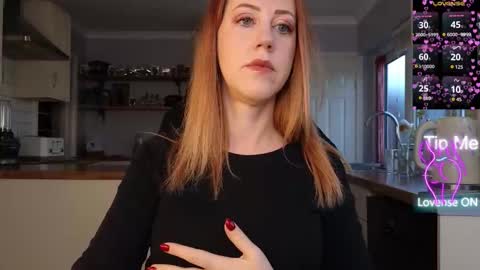 Snapshot of stripmequick chatting on February 25, 8:57 am Amorina online show from February 25, 8:57 am