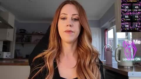 Snapshot of stripmequick chatting on March 25, 10:54 am Amorina online show from March 25, 10:54 am