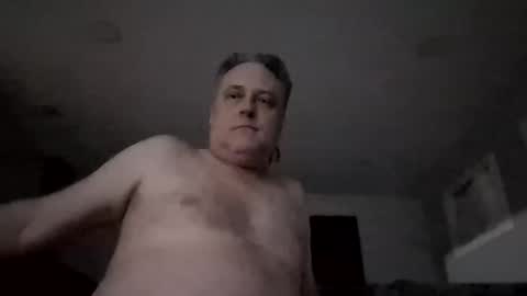 Snapshot of strokeofgenius69 chatting on April 4, 4:44 am Cumallcumnow online show from April 4, 4:44 am