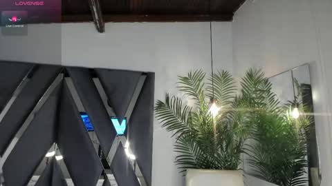 Snapshot of strong_girl_ chatting on May 23, 10:52 am Alexa online show from May 23, 10:52 am