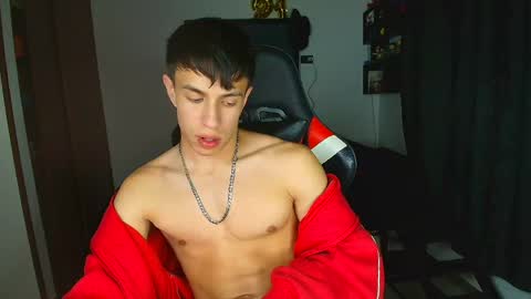 Snapshot of strong_jackxxx chatting on May 13, 4:43 am Daddy Jack online show from May 13, 4:43 am