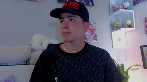 Snapshot of strong_rock69 chatting on May 8, 3:39 pm strong_rock69 online show from May 8, 3:39 pm