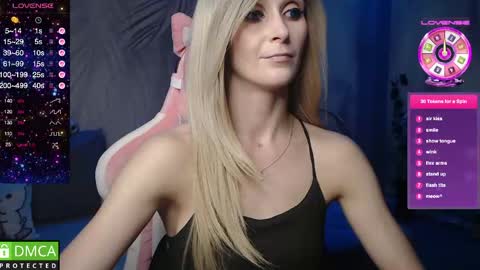 Snapshot of strongalice chatting on May 12, 10:18 pm The best athletic body on the site online show from May 12, 10:18 pm