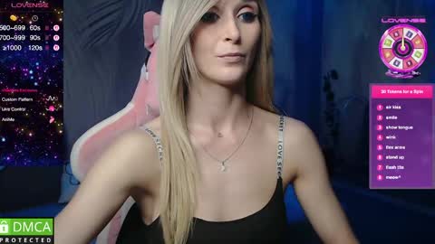 Snapshot of strongalice chatting on May 19, 10:27 pm The best athletic body on the site online show from May 19, 10:27 pm