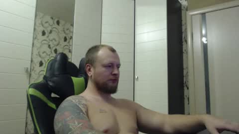 Snapshot of strongass18 chatting on November 22, 1:10 pm Alex online show from November 22, 1:10 pm