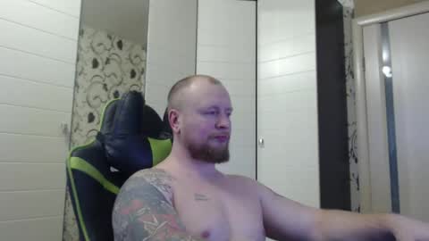 Snapshot of strongass18 chatting on January 13, 6:40 am Alex online show from January 13, 6:40 am