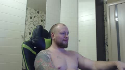 Snapshot of strongass18 chatting on January 15, 1:59 pm Alex online show from January 15, 1:59 pm