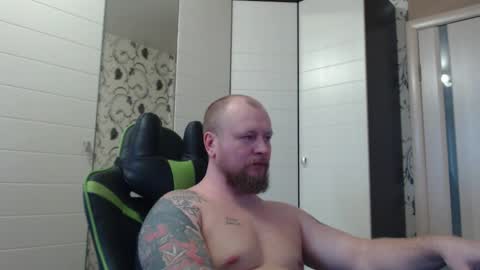 Snapshot of strongass18 chatting on February 7, 12:31 pm Alex online show from February 7, 12:31 pm