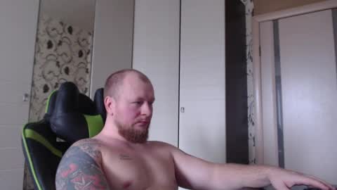 Snapshot of strongass18 chatting on February 11, 7:02 am Alex online show from February 11, 7:02 am