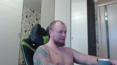 Snapshot of strongass18 chatting on February 15, 12:47 pm Alex online show from February 15, 12:47 pm