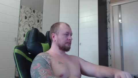 Snapshot of strongass18 chatting on February 25, 8:46 am Alex online show from February 25, 8:46 am