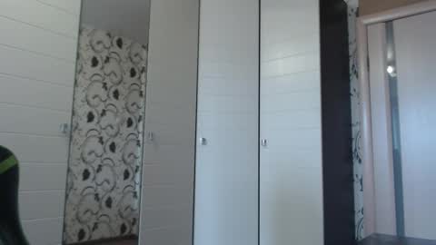 Snapshot of strongass18 chatting on March 7, 10:01 am Alex online show from March 7, 10:01 am