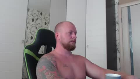 Snapshot of strongass18 chatting on July 19, 11:03 am Alex online show from July 19, 11:03 am