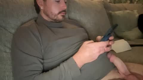 Snapshot of strongman4u2do chatting on November 4, 12:43 am Jay online show from November 4, 12:43 am