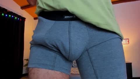 Snapshot of strosa_ chatting on December 4, 2:53 am strosa_ online show from December 4, 2:53 am