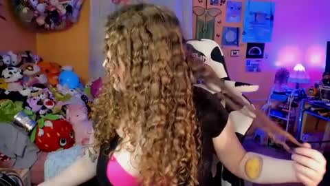 Snapshot of strwbby chatting on September 27, 4:17 am Strwbby online show from September 27, 4:17 am