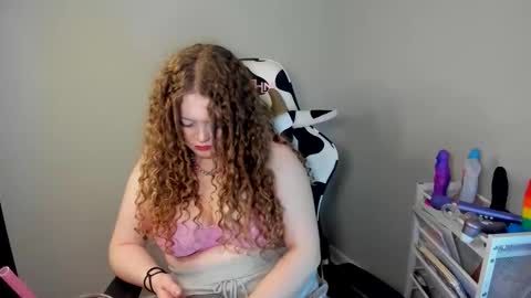 Snapshot of strwbby chatting on January 14, 5:46 am Strwbby online show from January 14, 5:46 am