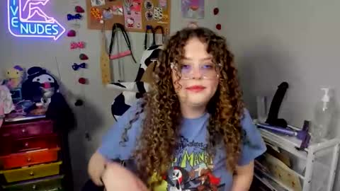 Snapshot of strwbby chatting on March 6, 6:10 am Strwbby online show from March 6, 6:10 am