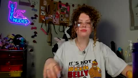 Snapshot of strwbby chatting on July 2, 2:00 am Strwbby online show from July 2, 2:00 am