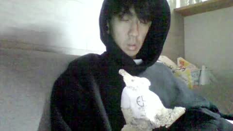 Asian boy online show from May 22, 7:41 pm