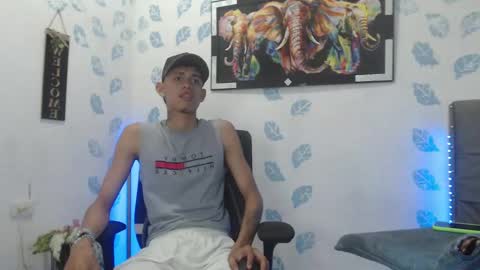Snapshot of stuart_17 chatting on October 7, 2:25 pm stuart_17 online show from October 7, 2:25 pm