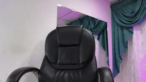 stuart_boy_ online show from December 5, 2:42 am