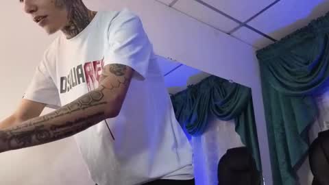 stuart_boy_ online show from December 8, 4:04 am