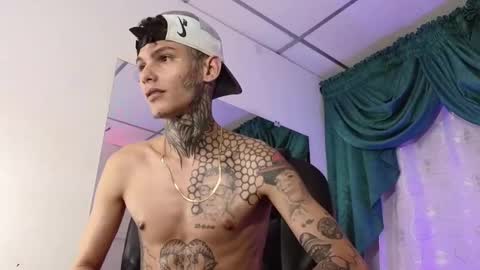 stuart_boy_ online show from December 13, 6:42 am