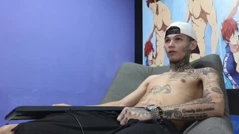 stuart_boy_ online show from December 28, 7:33 am